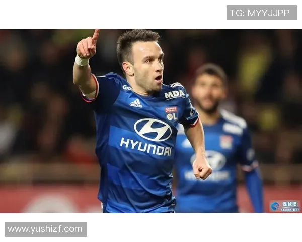 以足球球星背影卡通头像为灵感展现男生热血青春与运动激情 以足球球星背影卡通头像为灵感展现男生热血青春与运动激情